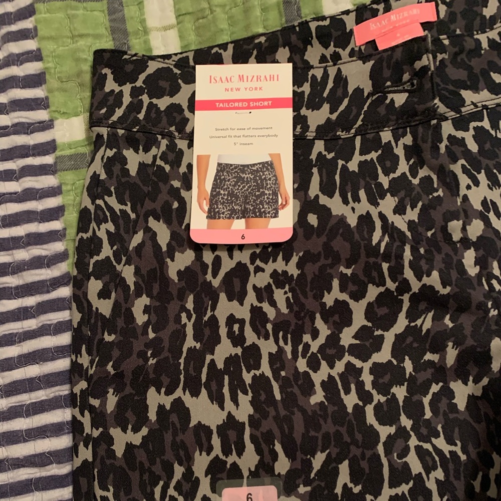 Leopard Shorts - Picture 2 of 2